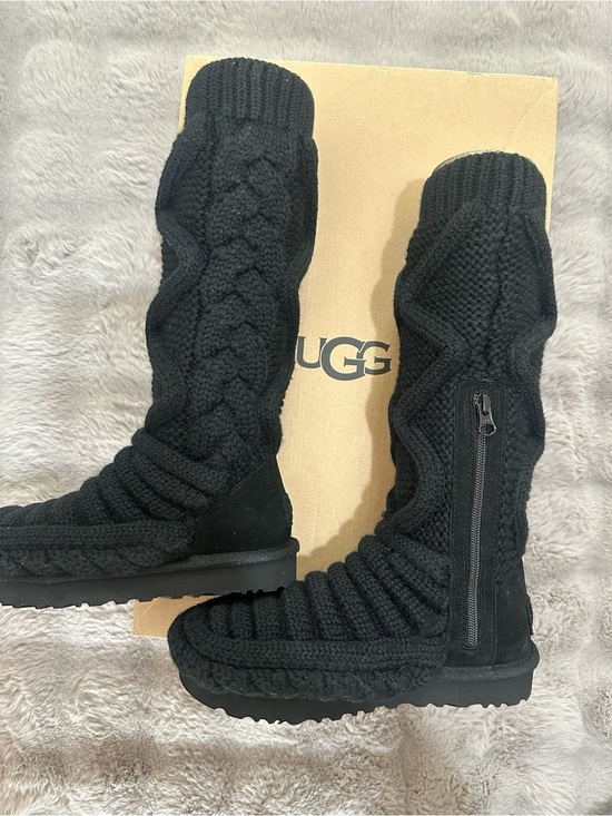 UGG Shoes - Brand New Authentic UGG CLASSIC TALL CHUNKY KNIT BLACK BOOTS
WOMEN'S Sz 5